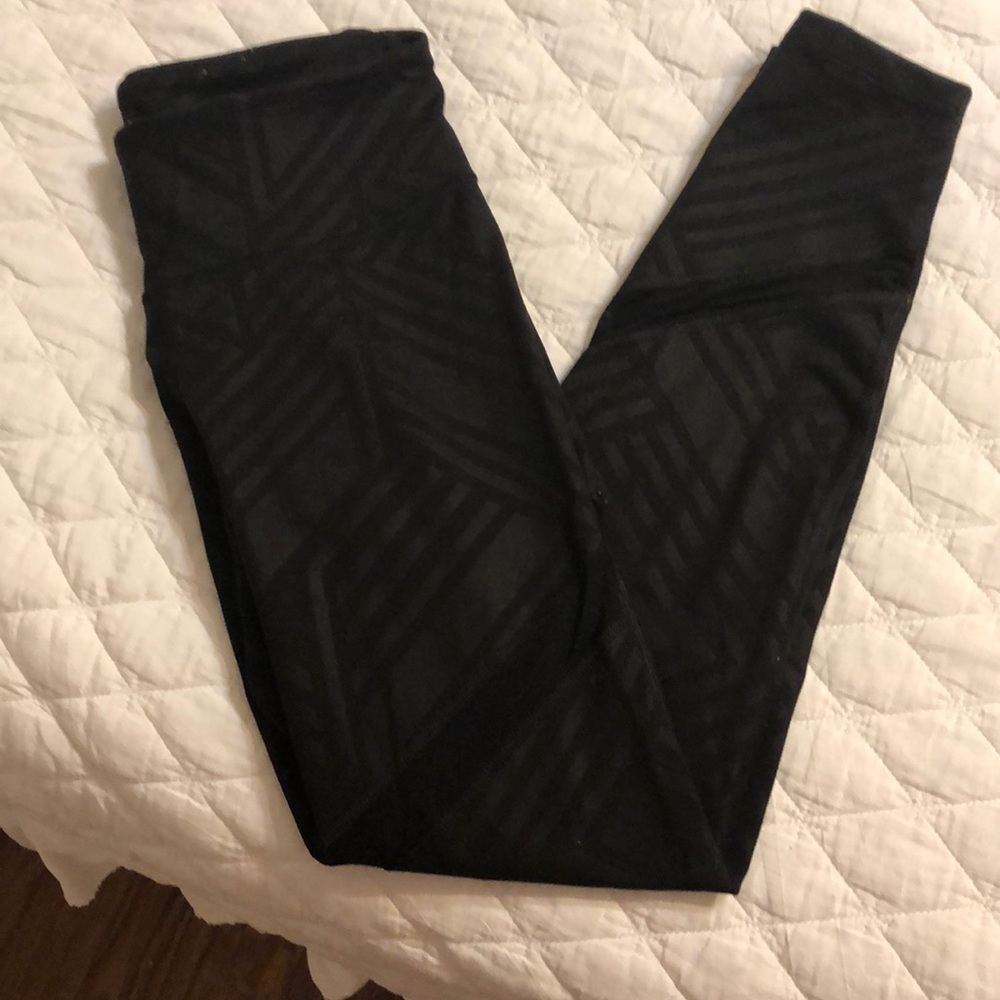 SOLD Ⓜ️-Old Navy leggings with mesh